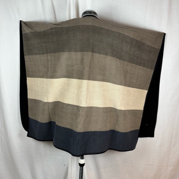 Ikebehar Soft Open-Front Poncho Wrap – Neutral Block Pattern – One Size - Picture 6 of 10